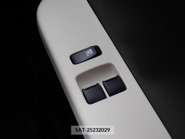 Suzuki ALTO 2017-02 305035-9