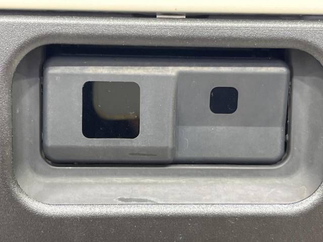 Toyota Pixis Mega 2016-02 28026-6