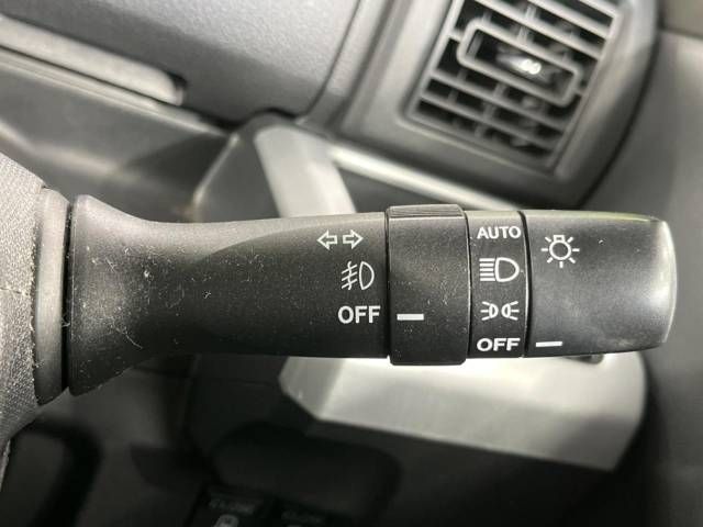 Toyota Pixis Mega 2016-02 28026-5