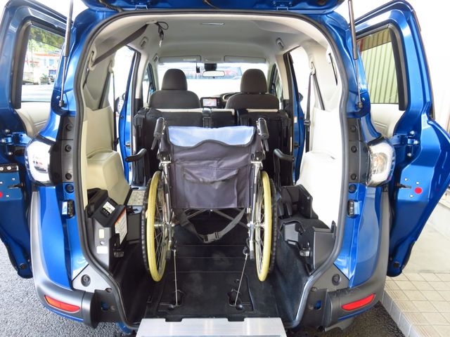 Toyota SIENTA 2018-11 13708-5