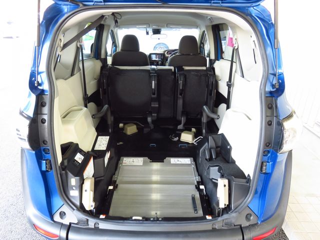 Toyota SIENTA 2018-11 13708-11