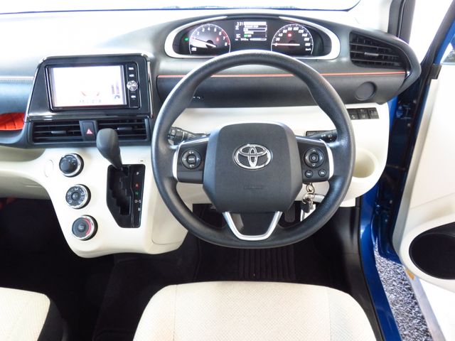 Toyota SIENTA 2018-11 13708-16