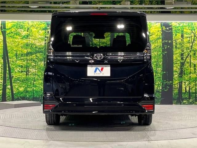 Toyota VOXY 2023-03 180569-16