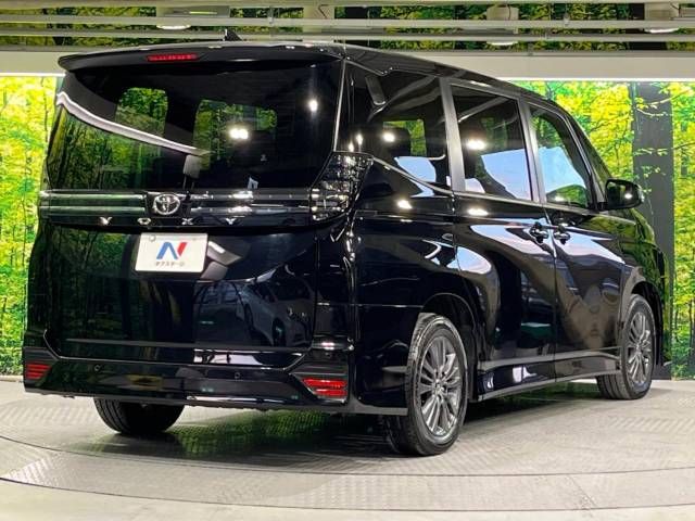 Toyota VOXY 2023-03 180569-18