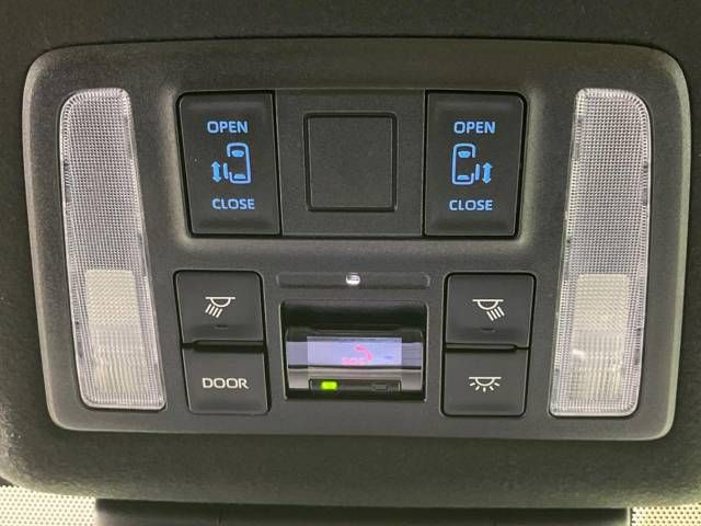 Toyota VOXY 2023-03 180569-4