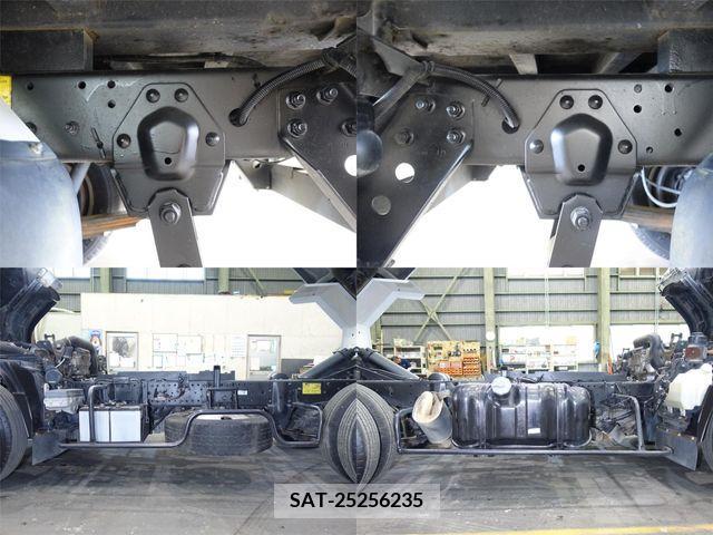 Isuzu ELF TRUCK 2011-01 387414-11