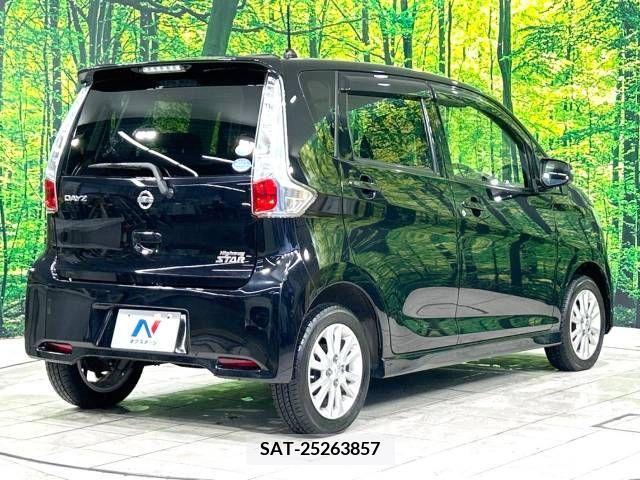 Nissan DAYZ 2013-07 353432-17