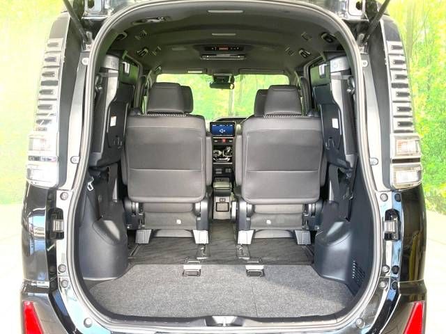 Toyota VOXY HYBRID 2018-10 184717-11