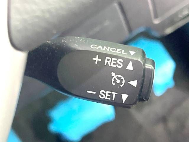 Toyota VOXY HYBRID 2018-10 184717-6