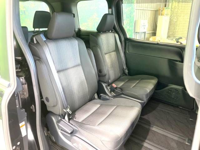 Toyota VOXY HYBRID 2018-10 184717-9