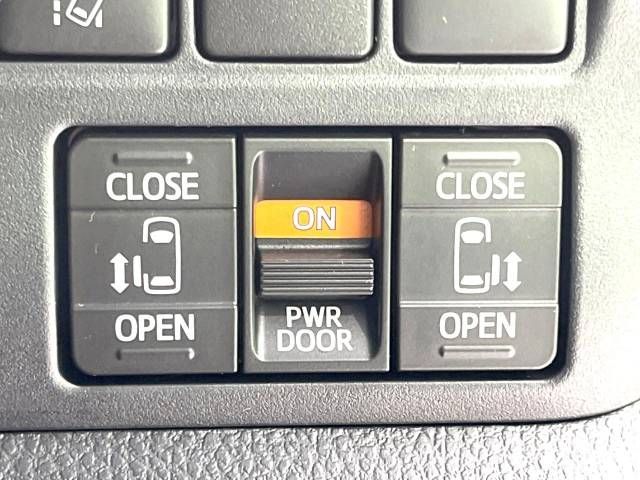 Toyota VOXY HYBRID 2018-10 184717-5