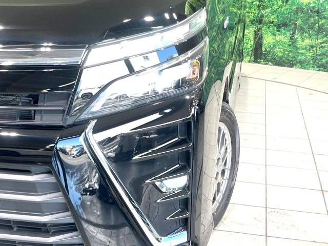 Toyota VOXY HYBRID 2018-10 184717-12