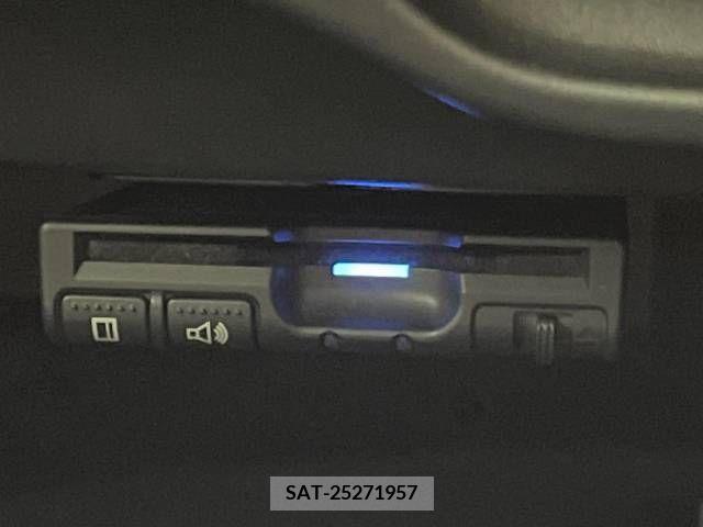 Nissan NOTE 2017-09 305409-6