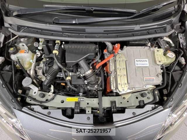 Nissan NOTE 2017-09 305409-18
