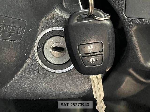 Toyota HIACE VAN 2015-06 272813-6