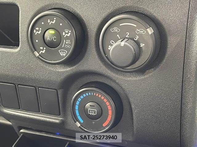 Toyota HIACE VAN 2015-06 272813-7