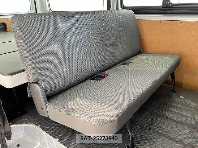 Toyota HIACE VAN 2015-06 272813-9