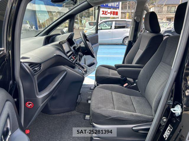 Toyota VOXY 2016-12 222773-16