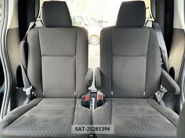 Toyota VOXY 2016-12 222773-18