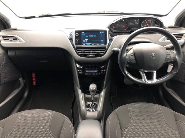 Peugeot 208 2019-02 195639-1