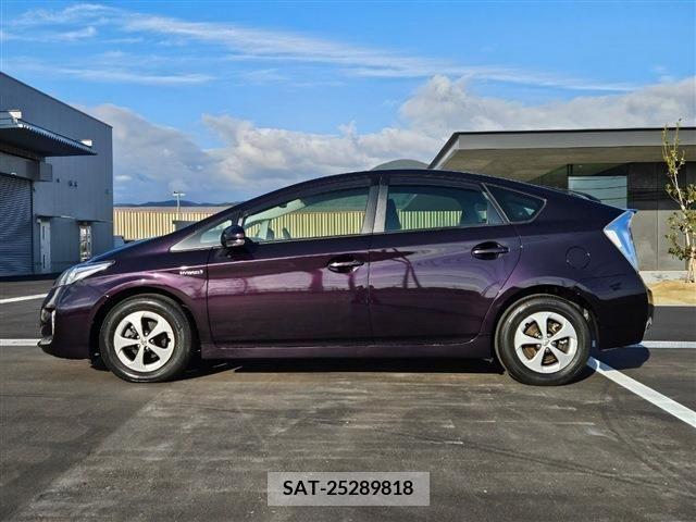 Toyota PRIUS 2014-09 213995-5
