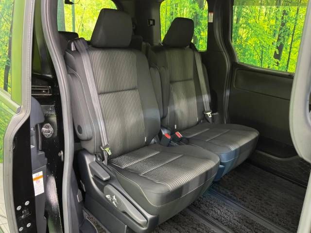 Toyota VOXY 2019-12 18491-9