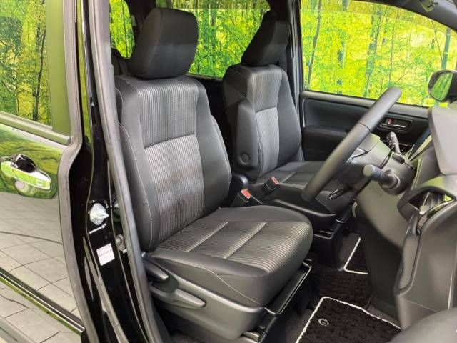 Toyota VOXY 2019-12 18491-8