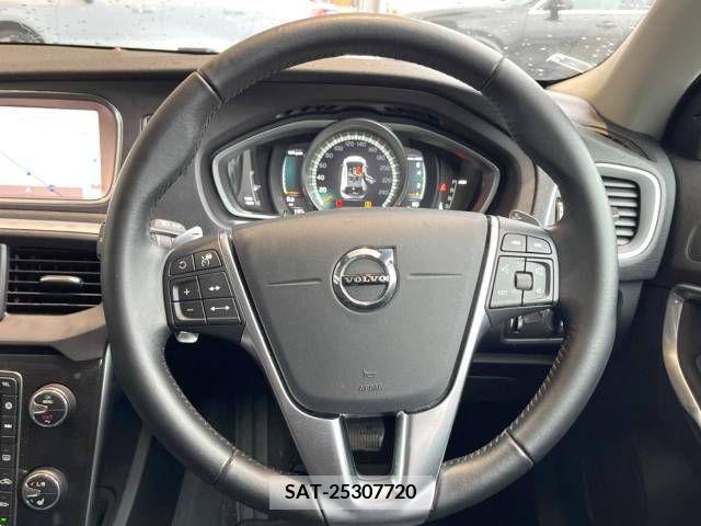 Volvo V40 2018-10 320574-10