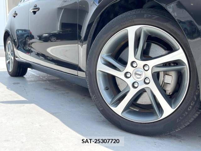 Volvo V40 2018-10 320574-15
