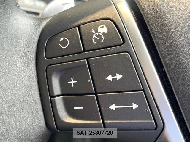 Volvo V40 2018-10 320574-8