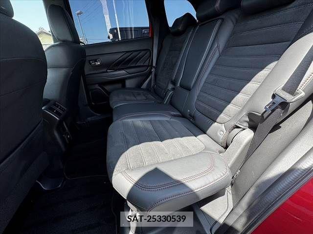 Mitsubishi OUTLANDER PHEV 2020-11 281138-19