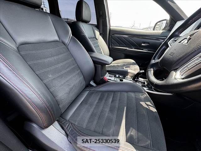 Mitsubishi OUTLANDER PHEV 2020-11 281138-16