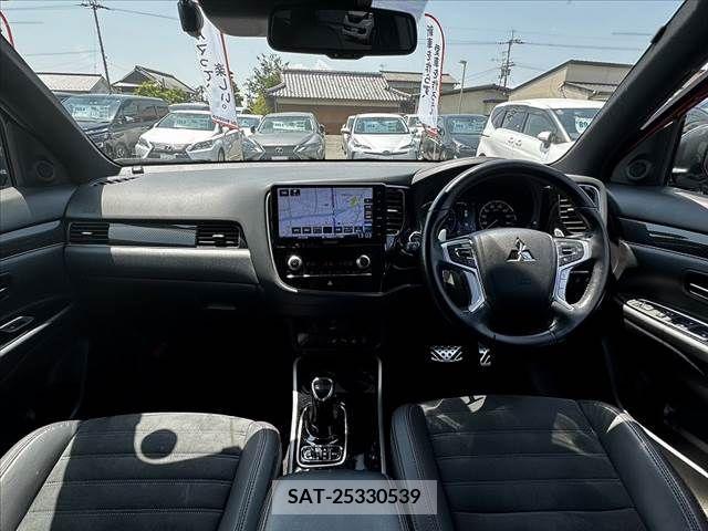 Mitsubishi OUTLANDER PHEV 2020-11 281138-1