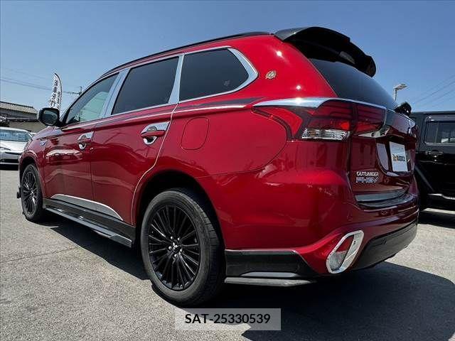Mitsubishi OUTLANDER PHEV 2020-11 281138-13