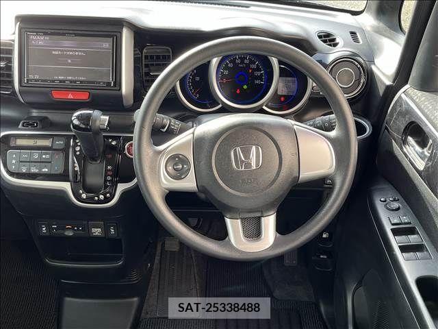 Honda N BOX CUSTOM 2017-03 213548-9