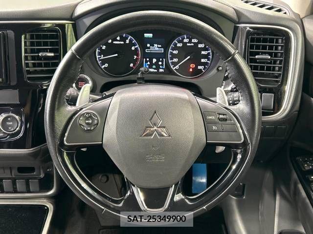 Mitsubishi OUTLANDER 2017-04 383899-11
