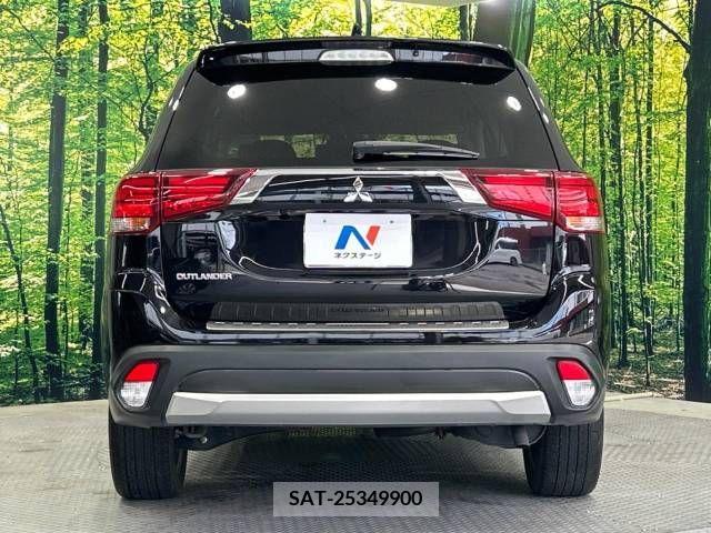 Mitsubishi OUTLANDER 2017-04 383899-15