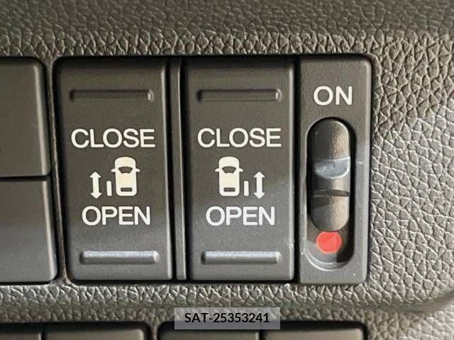 Honda FREED 2017-10 270309-6