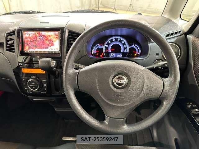 Nissan ROOX 2011-04 218477-13