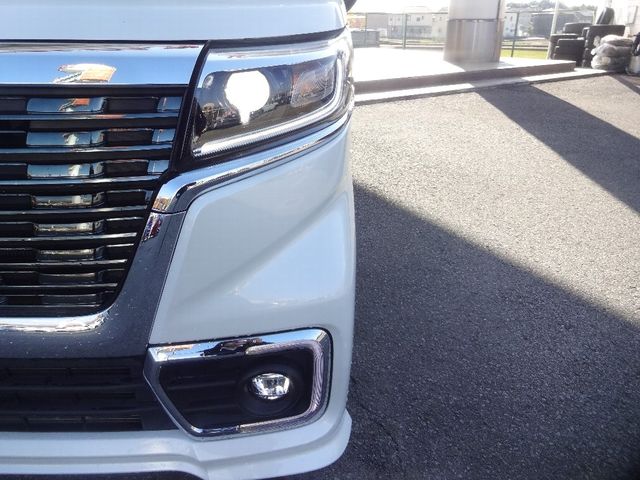 Suzuki SPACIA 2018-07 183083-28