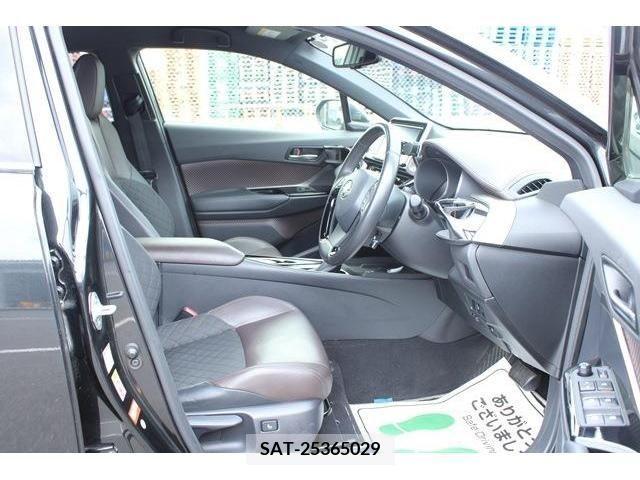 Toyota C-HR 2017-12 264059-10