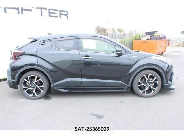 Toyota C-HR 2017-12 264059-2