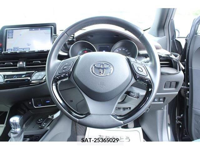 Toyota C-HR 2017-12 264059-12