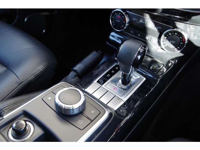 Mercedes Benz G-CLASS 2015-06 4770-6