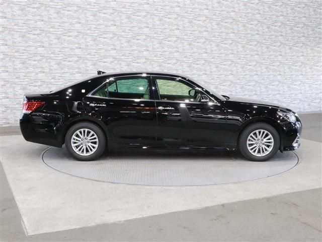Toyota CROWN SEDAN 2017-10 184638-6