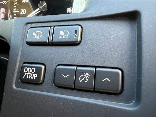 Toyota CROWN SEDAN 2017-10 184638-12