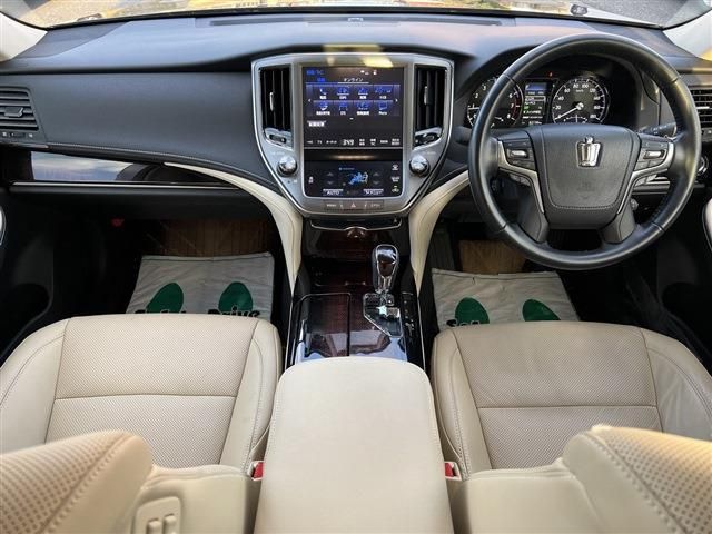 Toyota CROWN SEDAN 2017-10 184638-10