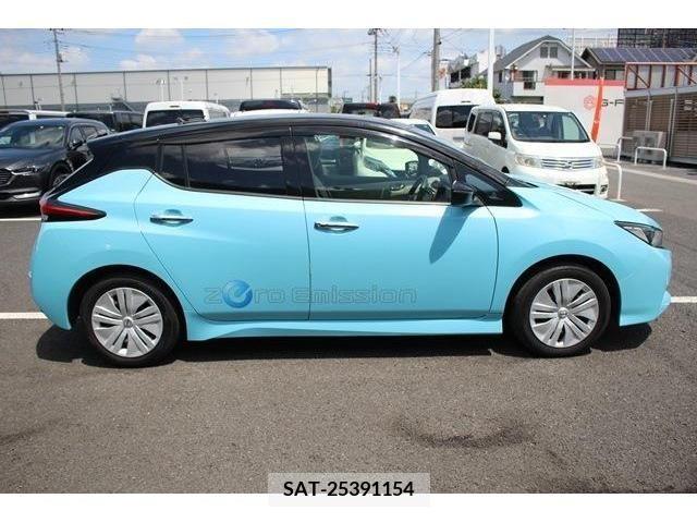 Nissan LEAF 2017-12 352031-10