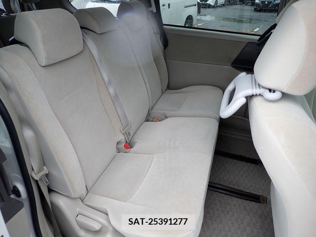 Toyota NOAH 2011-06 377565-16