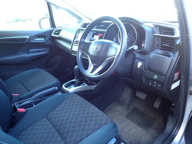 Honda FIT 2017-04 185189-1